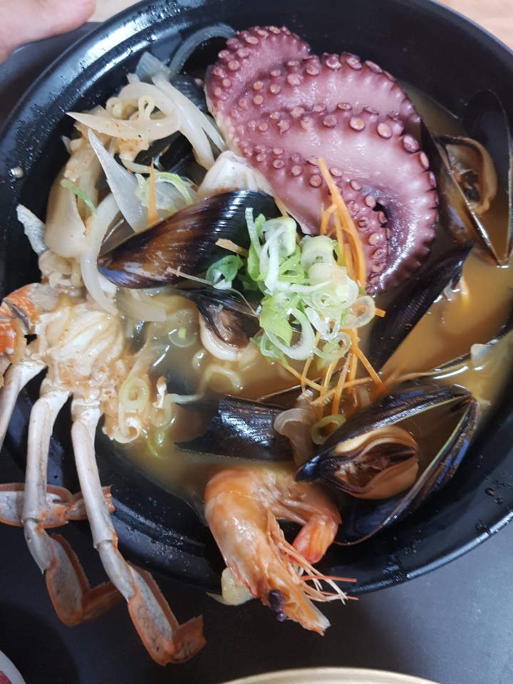 마루해물라면 이미지