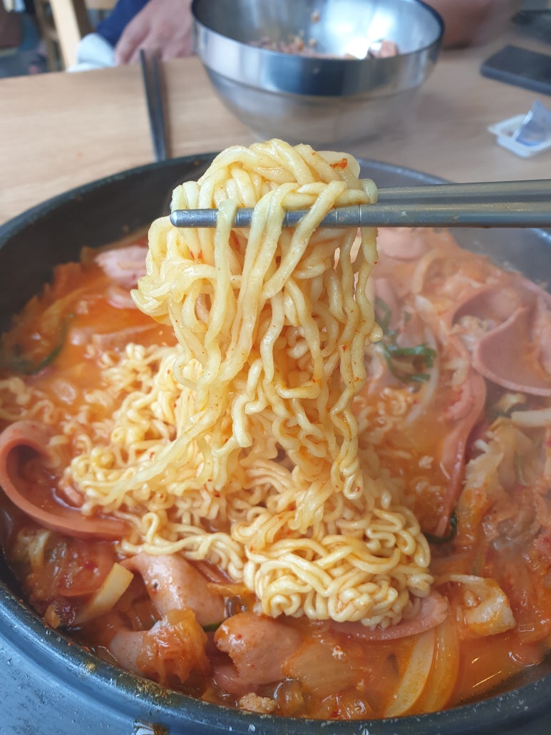 엉클 부대찌개 이미지