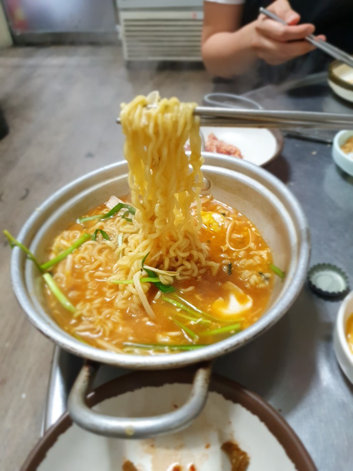 불타는돼지 이미지