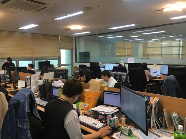 여기는 피씨방 이미지
