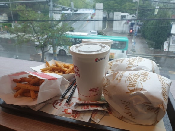 맘스터치 수원대점 이미지
