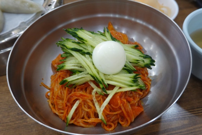삼삼밀면 이미지