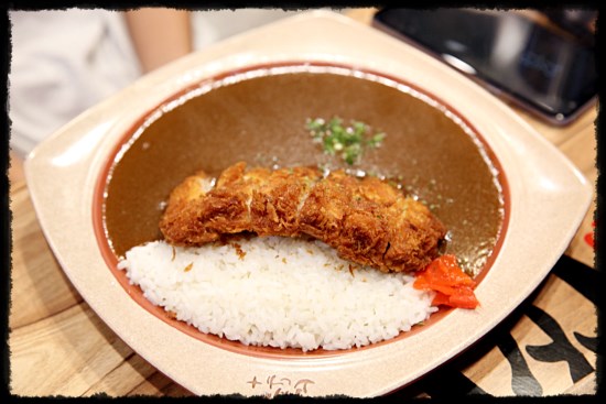 고씨네카레 이미지