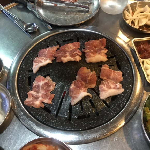 유쾌한뒷고기 이미지