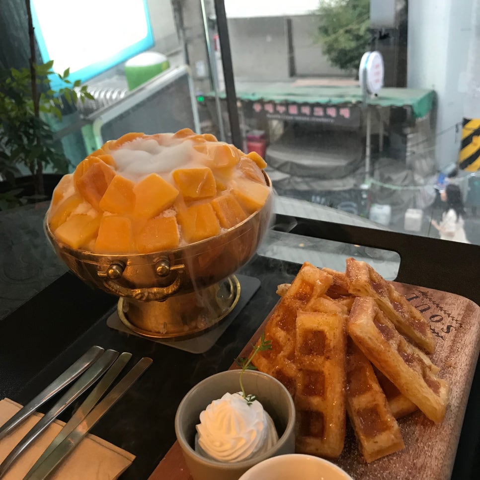 크로와플마침내카페 이미지