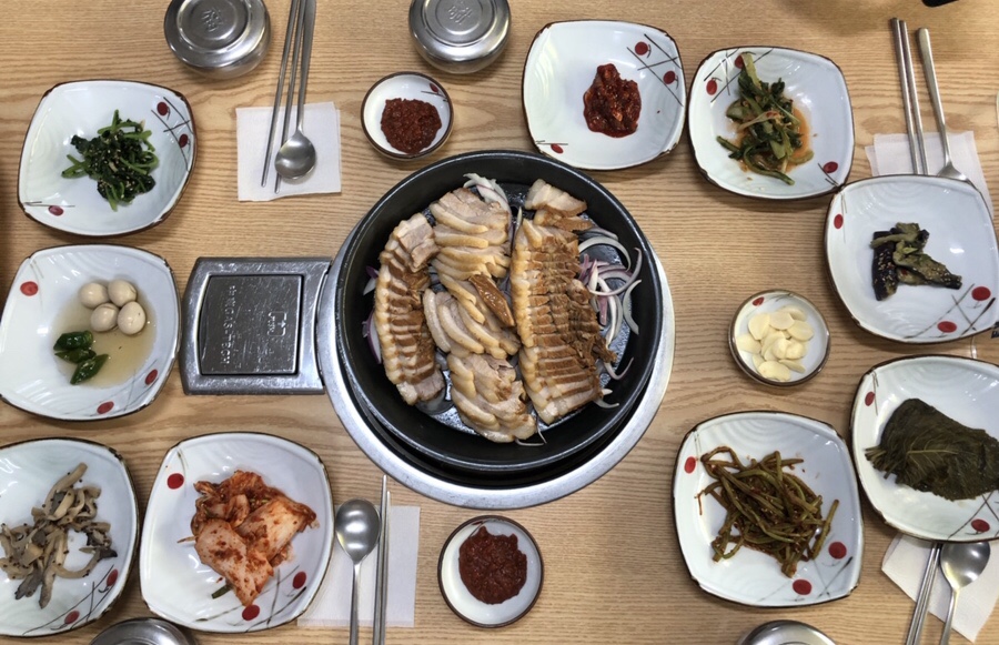 김옥자흑두부보쌈 이미지