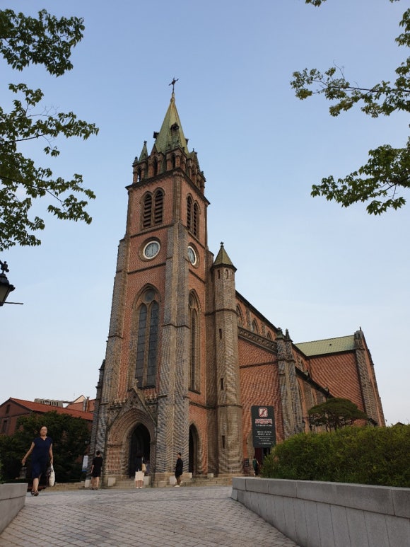 명동서적 이미지