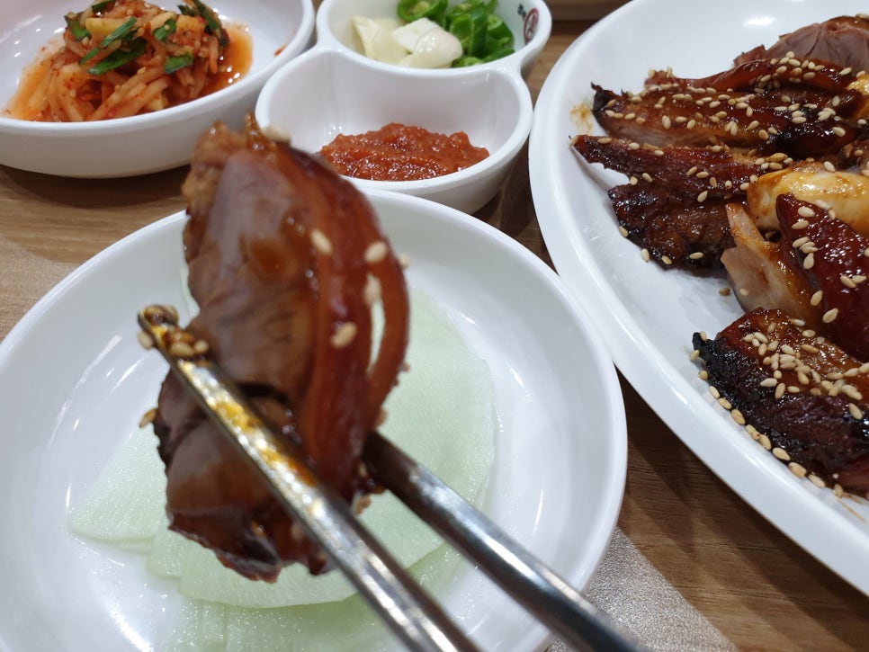 정석통바베큐족구이 이미지
