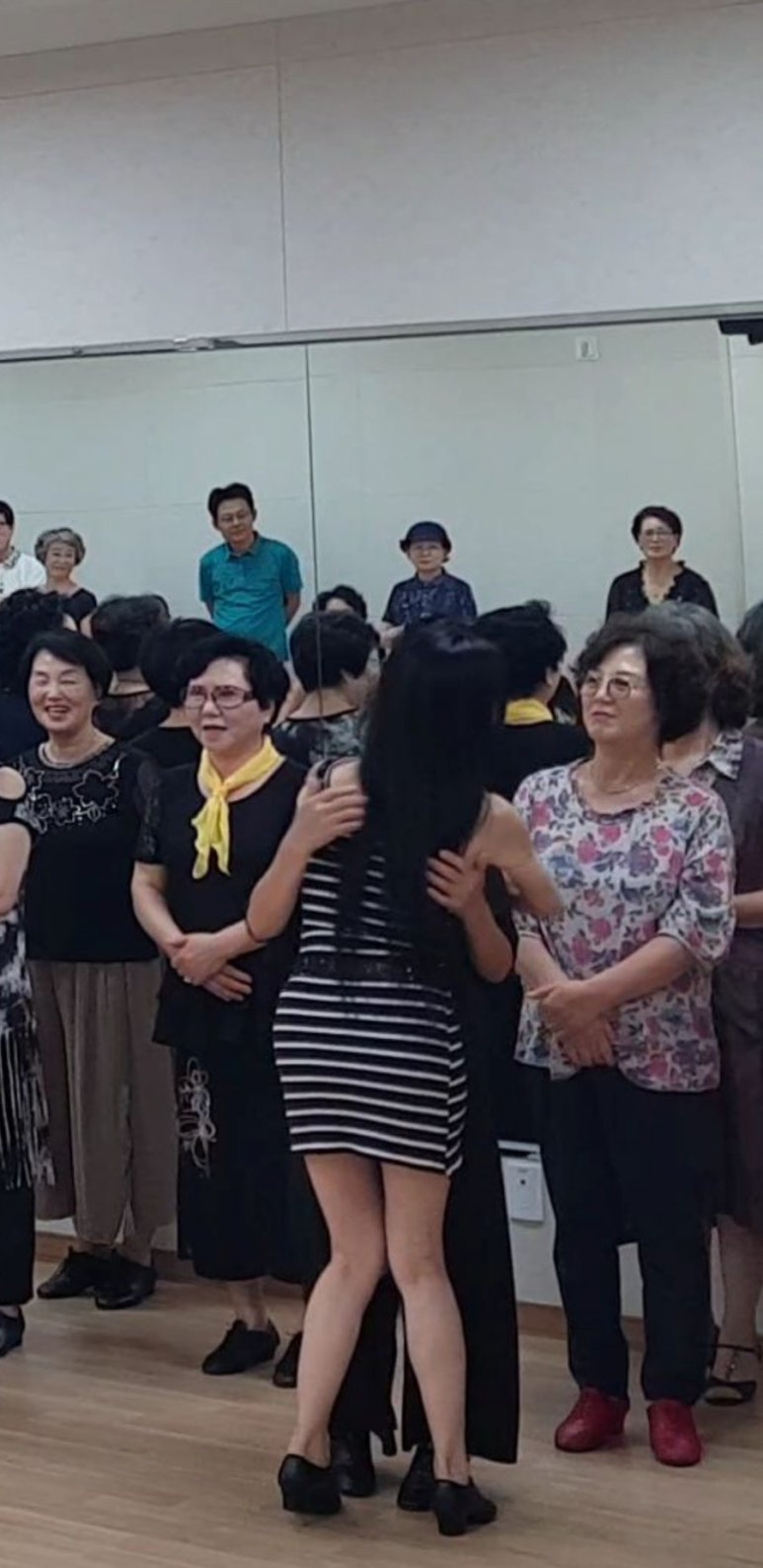 웰빙댄스스포츠학원 이미지