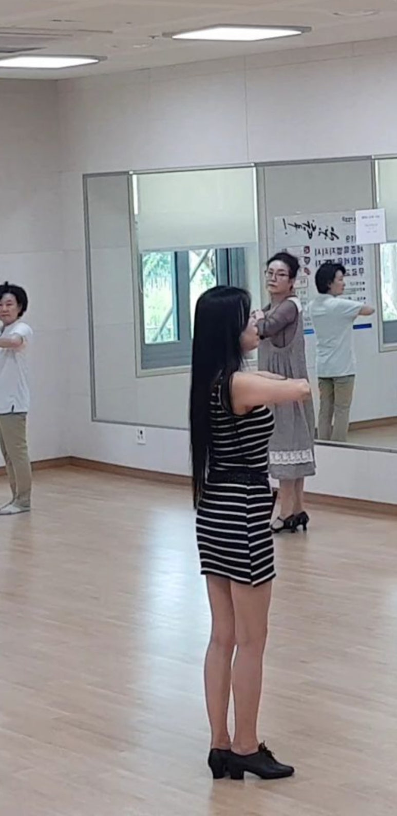 웰빙댄스스포츠학원 이미지