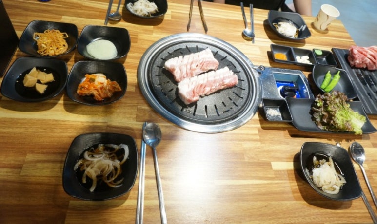 오늘잡은소돼지 이미지
