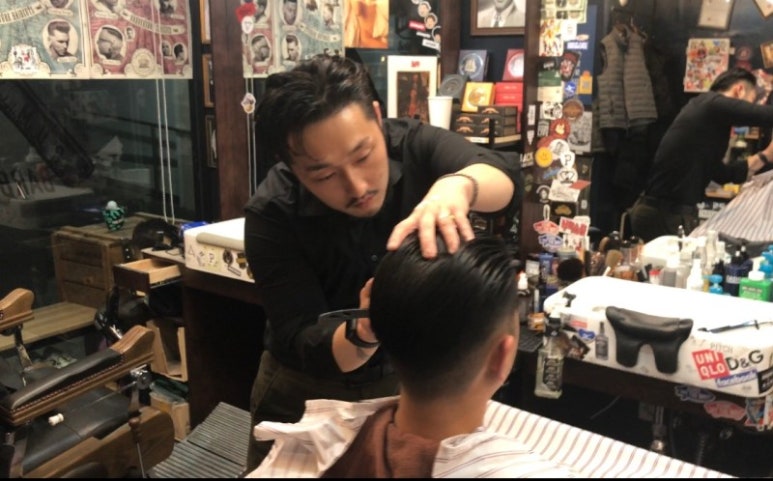 레드폴바버샵 이미지