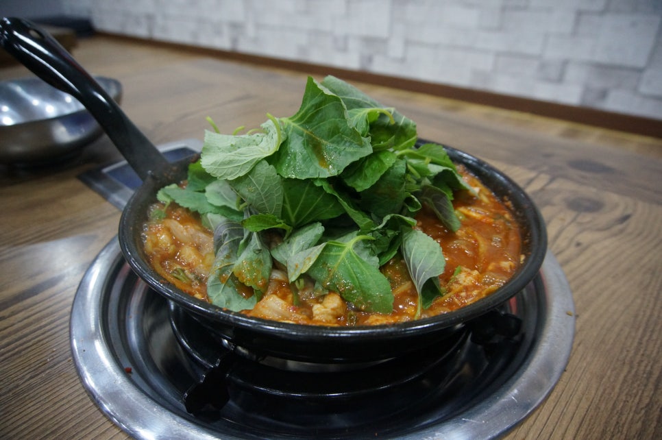 진황제돼지찌개 이미지