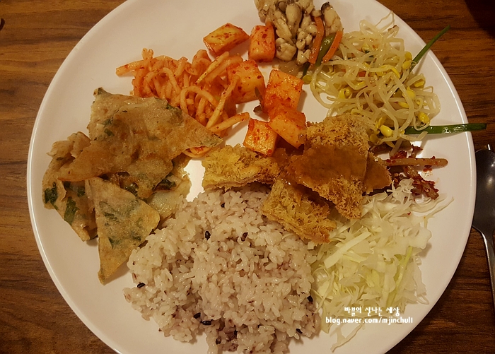 길동한식뷔페 이미지