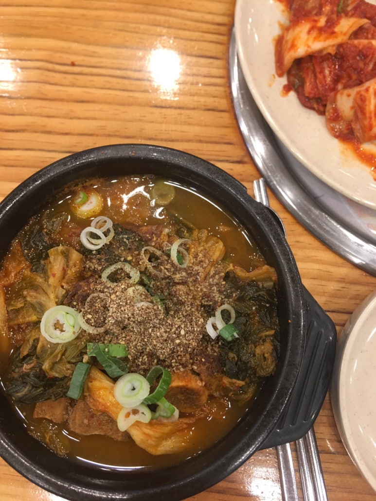 현대뼈다귀해장국 이미지