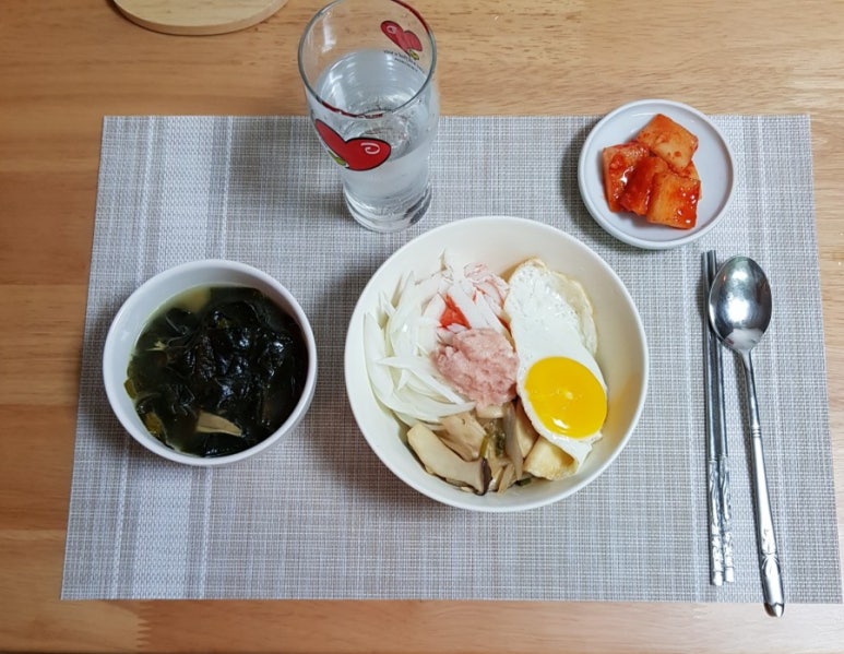 꼬꼬계란덮밥 이미지