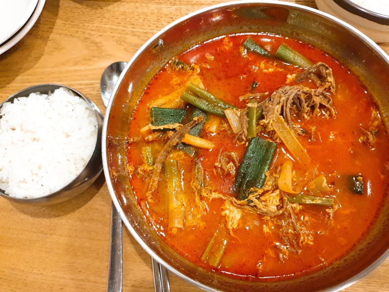 명품전통육개장 이미지