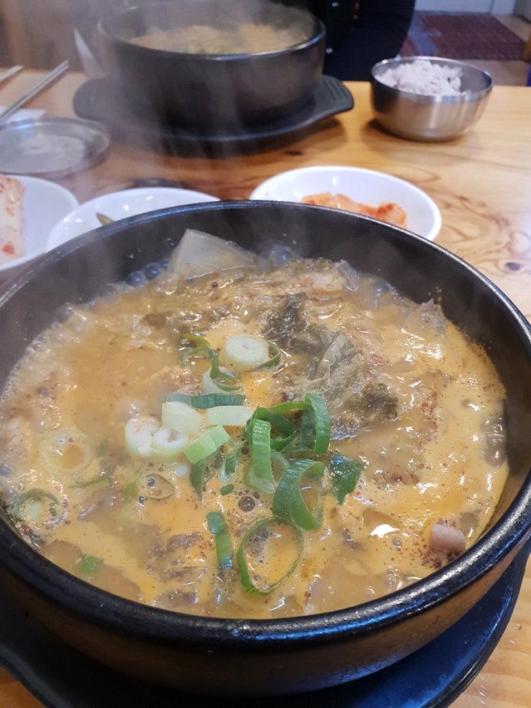 우거지 품은 순대국 이미지
