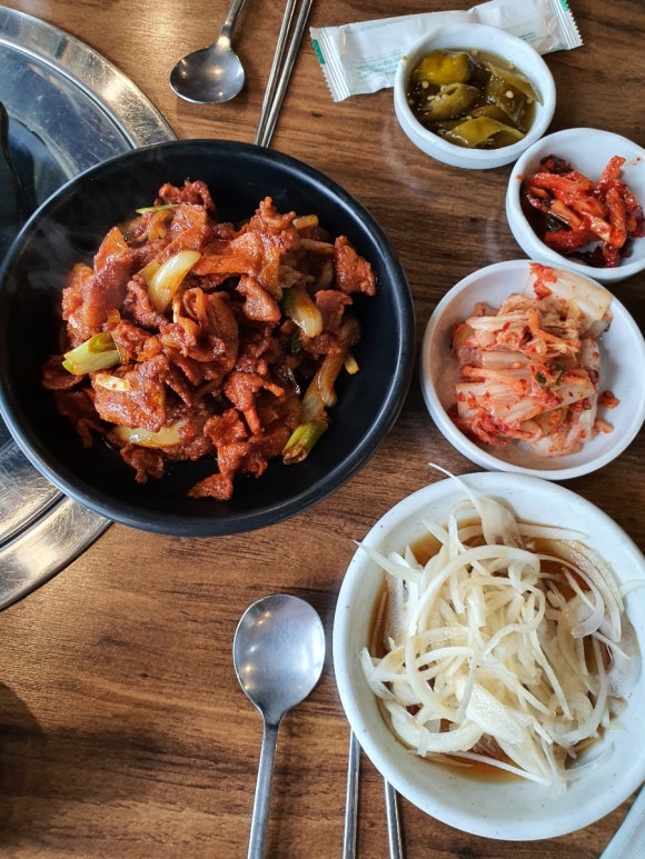 꼴통들의고깃집 이미지