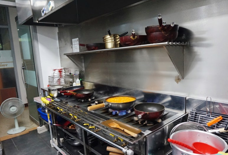 흥부찜닭;공수간;삼겹본능 이미지