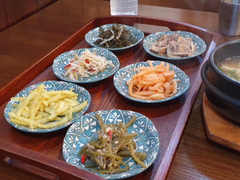 오월식탁 이미지