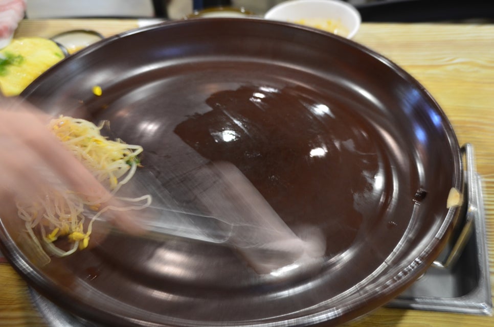 월수금 통돼지 김치찌개 이미지