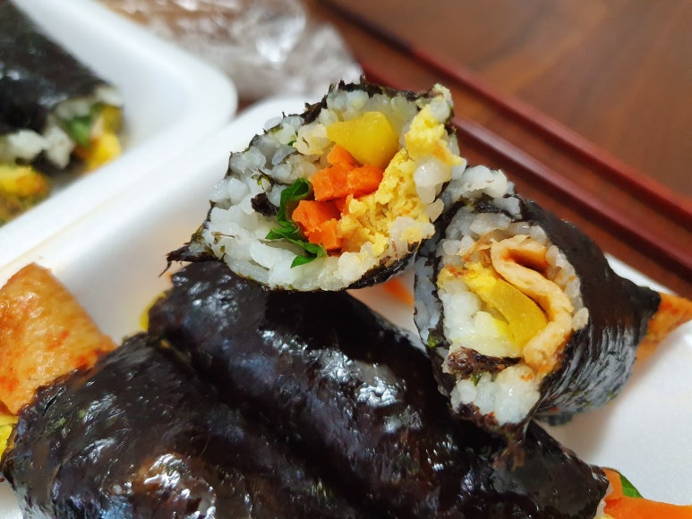 비비꼬마김밥 이미지