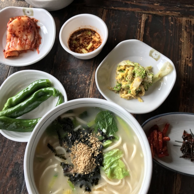 국시한그릇 이미지