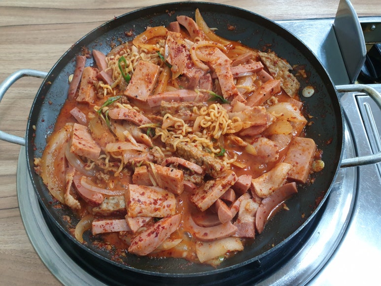 쌍둥이 부대찌개 이미지