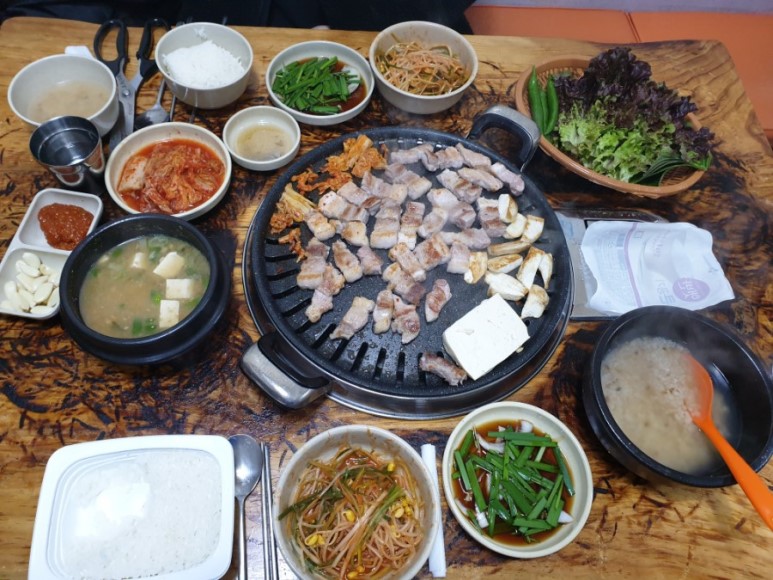 돼지사냥 이미지