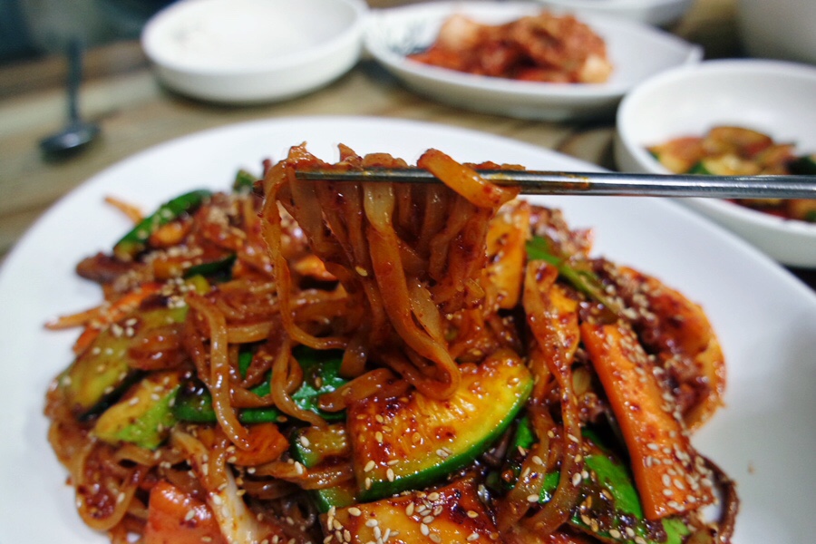 밀가손칼국수 이미지