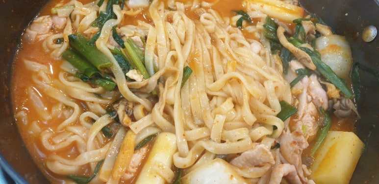 최고닭칼국수 이미지