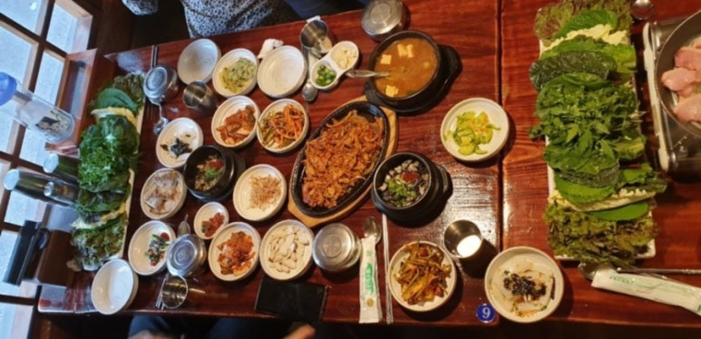 우렁쌈밥 이미지
