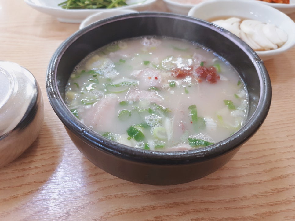 쌍둥이돼지국밥 이미지