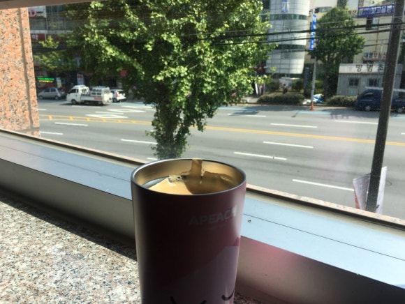 플랫화이트 이미지