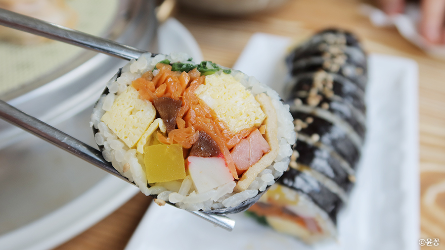뚱김밥과국수 이미지