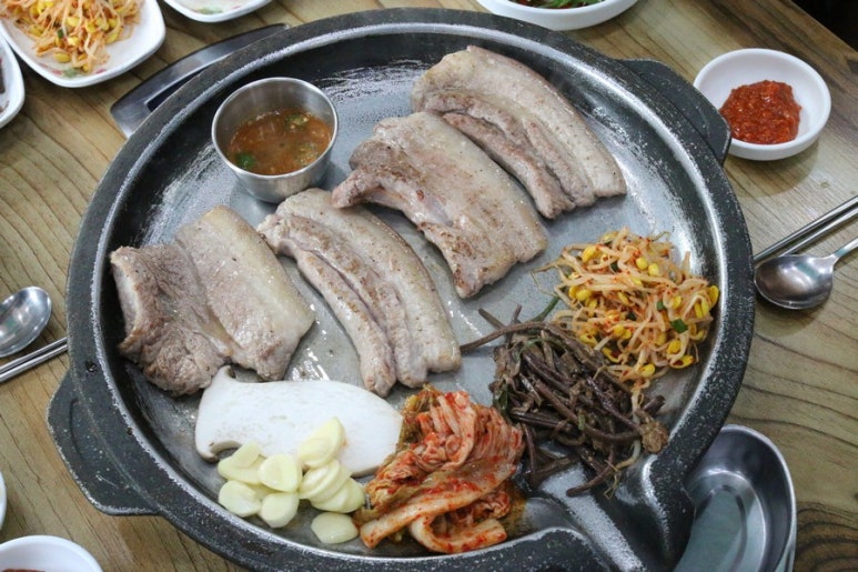 제주협재흑돼지촌 이미지