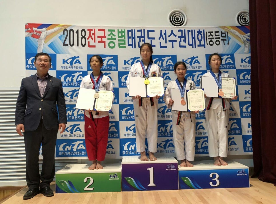 카페 보브르 이미지