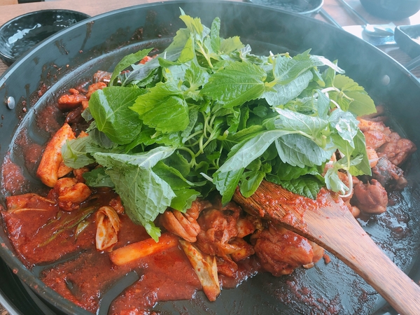 꼬꼬닭갈비 이미지