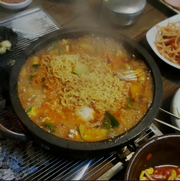 뚝방삼지창 이미지