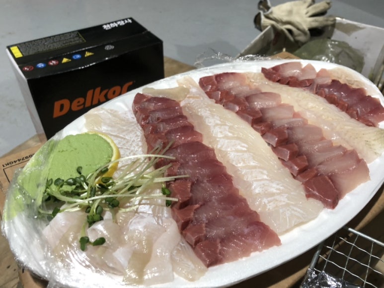 회뜨는집 이미지