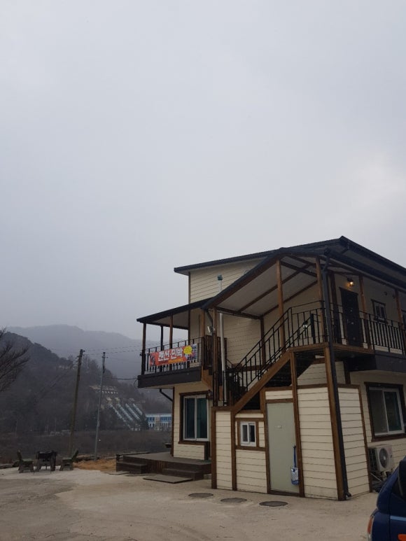 꺼먹다리펜션 이미지