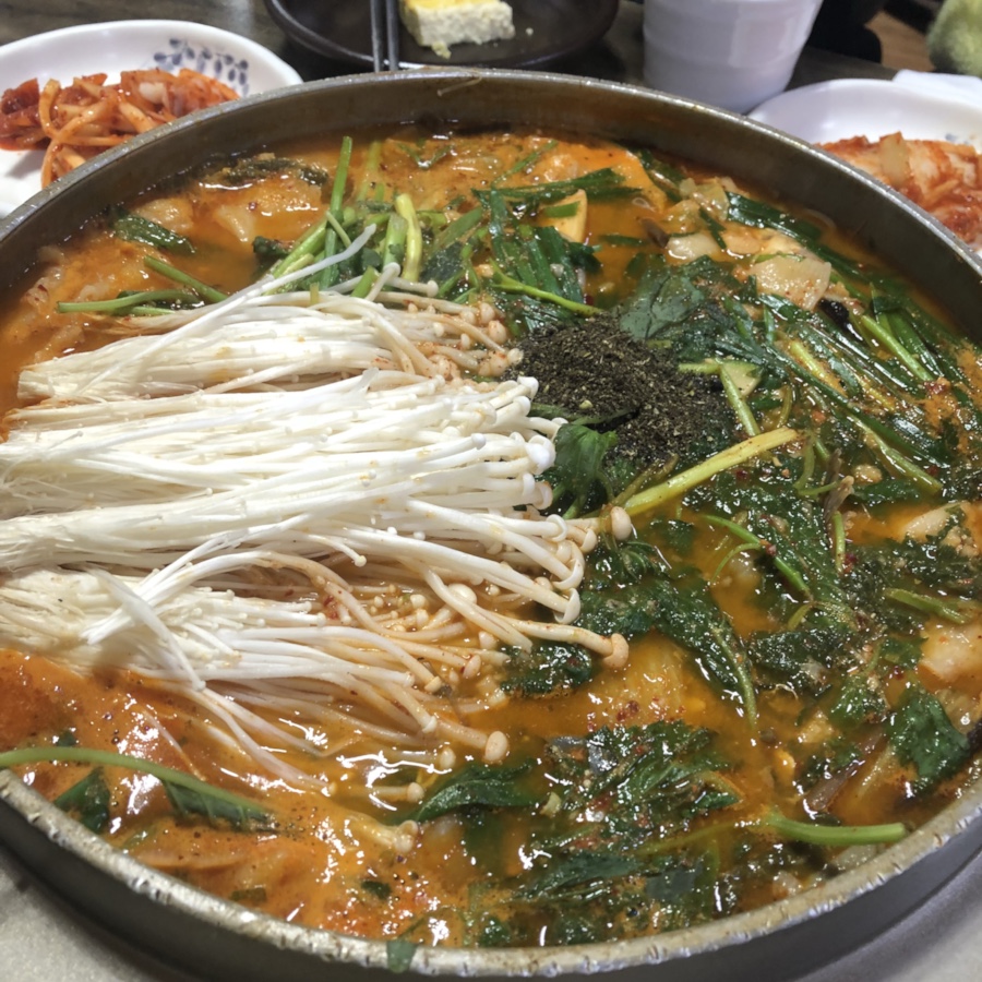 어탕칼국수 이미지