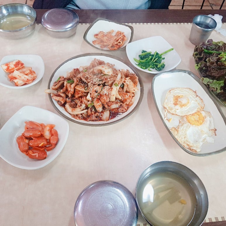 덕이네 식당 이미지