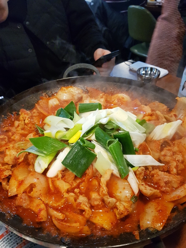 다운목살짜글이밀면 이미지