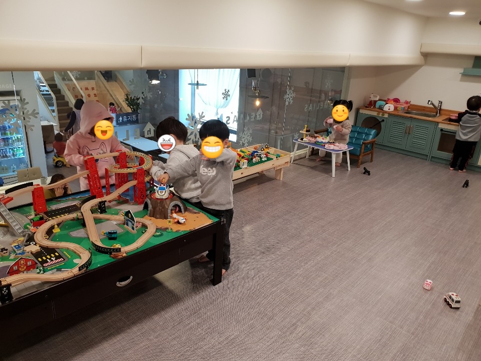 엘리어스키즈카페 이미지