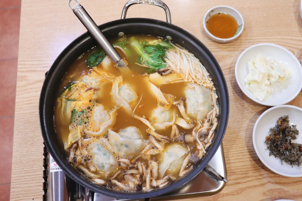칼국수와반찬이맛있는밥집 이미지