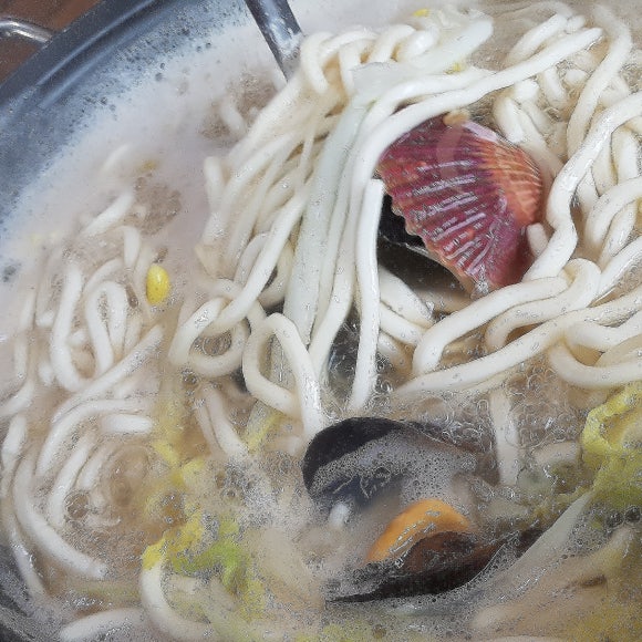 전통칼국수 이미지