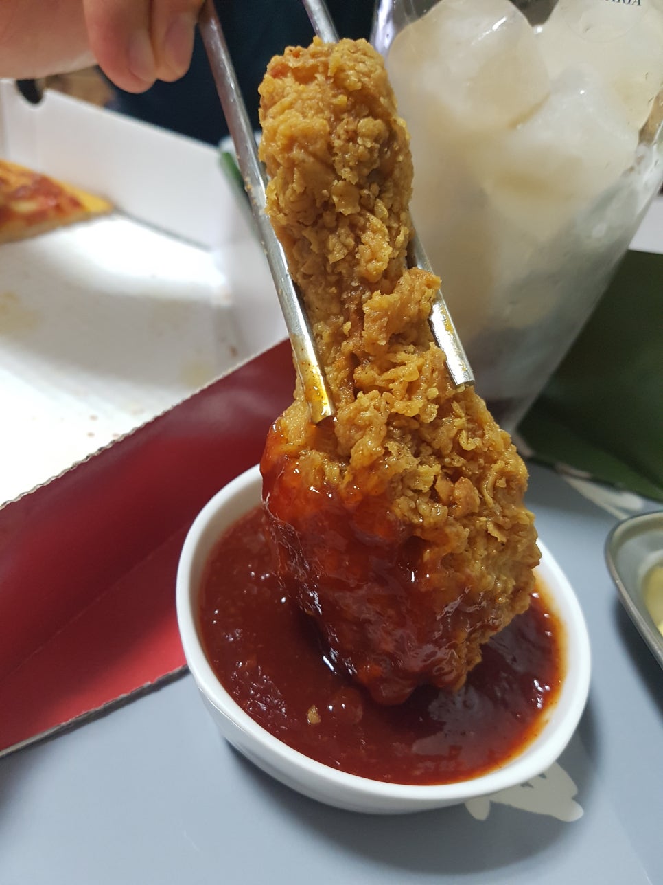 투가이즈치킨앤피자 이미지
