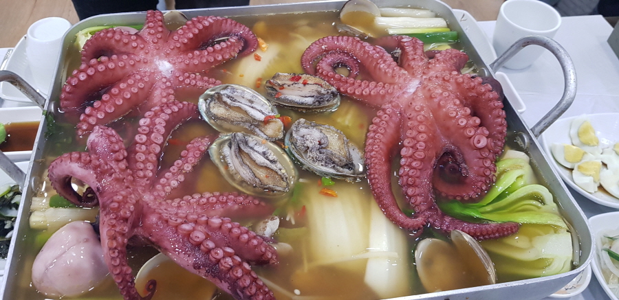 팔팔문어전복탕 이미지